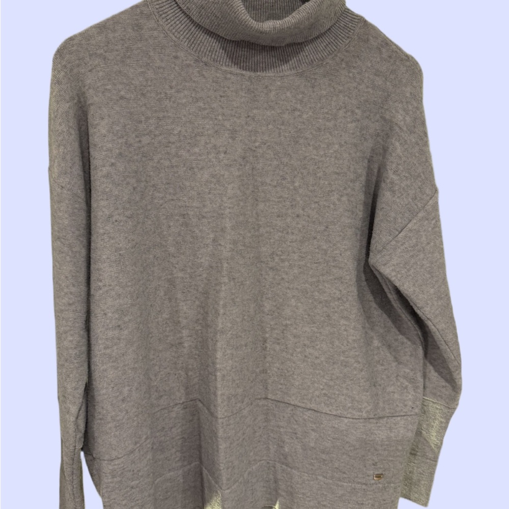 Donna Karan Light Gray Knit Sweater